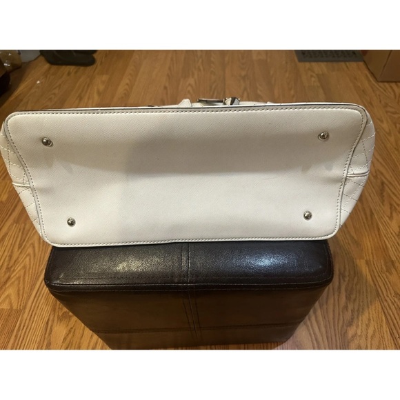 Guess Korry Dome Satchel - Picture 4 of 8